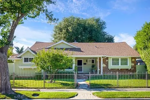 6941 Louise Ave, Lake Balboa, CA 91406