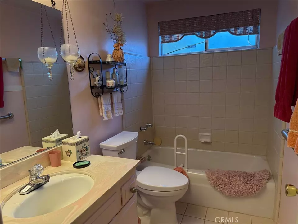 Bath - 1017 E Avenue J5, Lancaster, CA 93535 photo 3 of 3