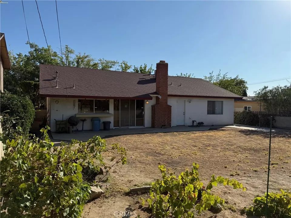 Exterior - 1017 E Avenue J5, Lancaster, CA 93535 photo 3 of 6