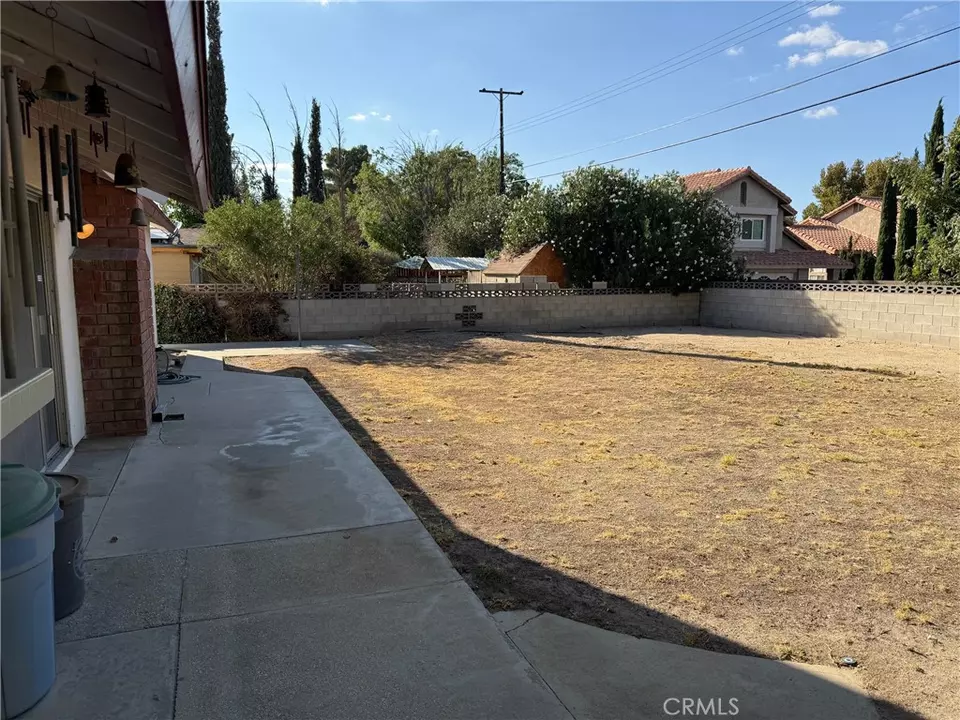 Exterior - 1017 E Avenue J5, Lancaster, CA 93535 photo 5 of 6