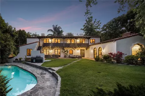 1851 Outpost Dr, Los Angeles, CA 90068