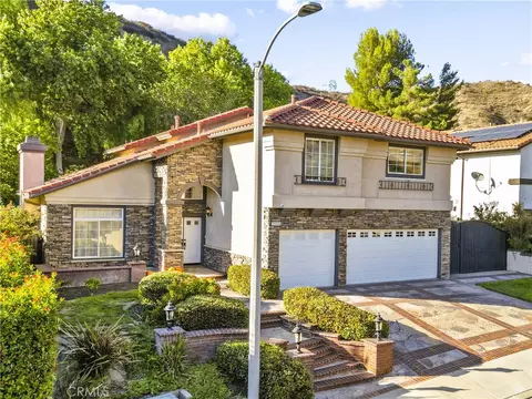 28811 Park Woodland Pl, Santa Clarita, CA 91390