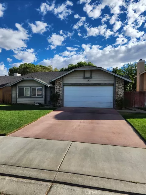 1008 E Avenue J7, Lancaster, CA 93535