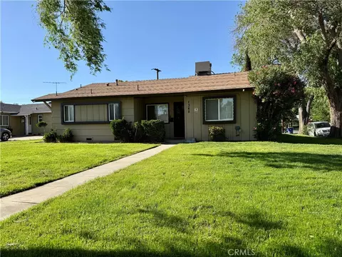 1365 Jenner St, Lancaster, CA 93534