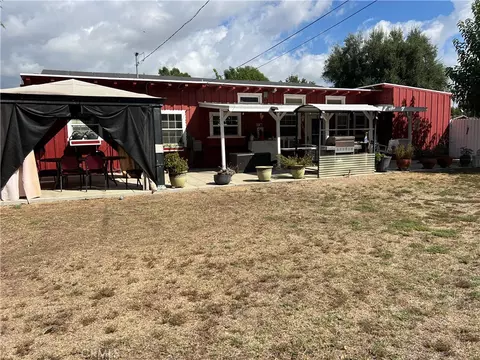 8502 Newcastle, Northridge, CA 91325