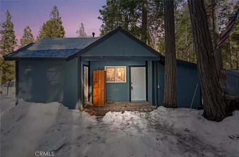 10638 Pine Dr, Wofford Heights, CA 93285
