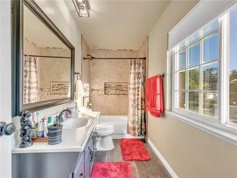 Bath - 714 Appleton Rd, Simi Valley, CA 93065 photo 2 of 2