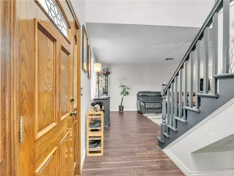 Entry Way - 714 Appleton Rd, Simi Valley, CA 93065 photo 1 of 4