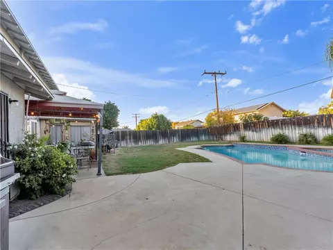 Exterior - 714 Appleton Rd, Simi Valley, CA 93065 photo 6 of 7