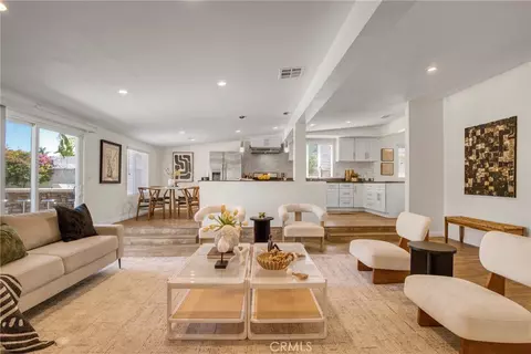 17941 Emelita St, Encino, CA 91316