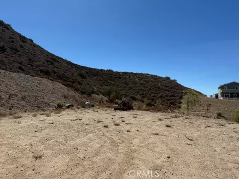 10858 Pellona Rd, Agua Dulce, CA 91350