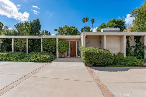 20300 Angelina Pl, Woodland Hills, CA 91364