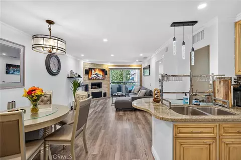 5550 Owensmouth #107, Woodland Hills, CA 91367