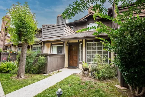 20921 Community St #12, Canoga Park, CA 91304