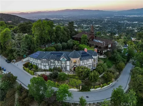 3155 Stone Oak Dr, Los Angeles, CA 90049