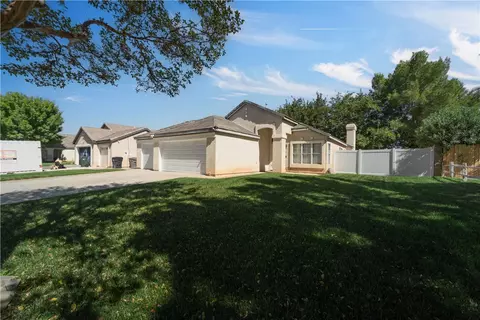 42434 Blossom Dr, Quartz Hill, CA 93536