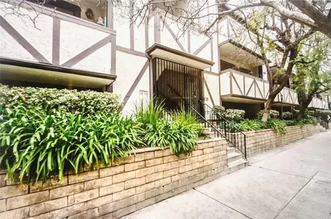 7605 Jordan Ave #6, Canoga Park, CA 91304