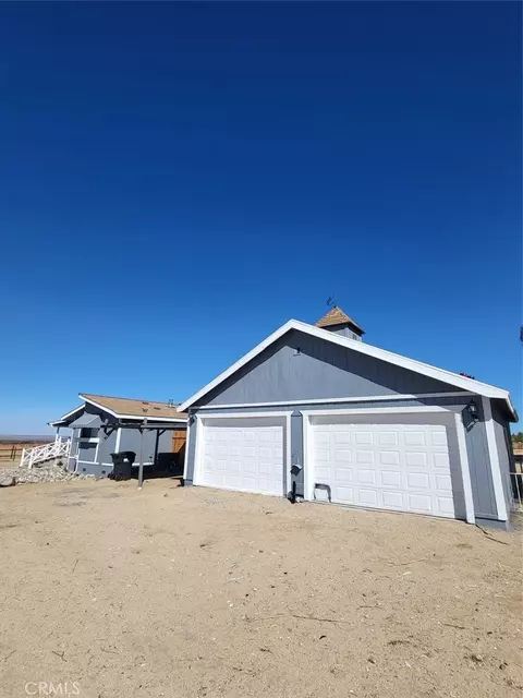 33391 165th E, Llano, CA 93544