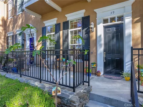 24016 Bridgeport, Valencia, CA 91355