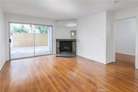 20253 Keswick St #103, Winnetka, CA 91306