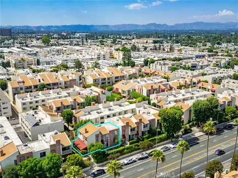 5225 White Oak Ave #1, Encino, CA 91316