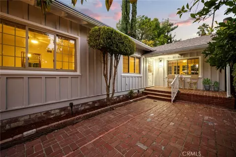 20955 De Mina St, Woodland Hills, CA 91364