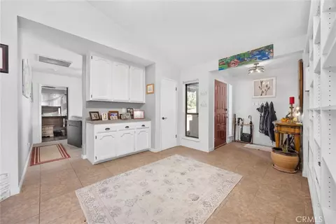 Entry Way - 20220 Bald Mtn, Tehachapi, CA 93561 photo 4 of 8