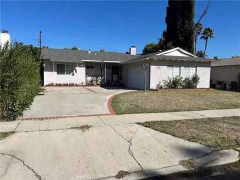 22309 Hamlin St, Woodland Hills, CA 91303