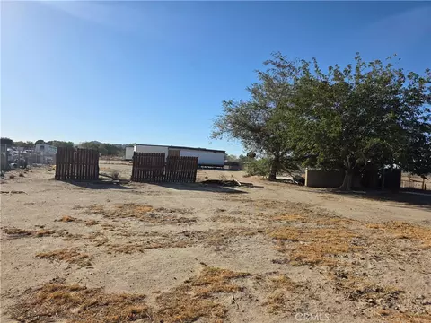 Exterior - 41331 156th E, Lancaster, CA 93535 photo 6 of 9
