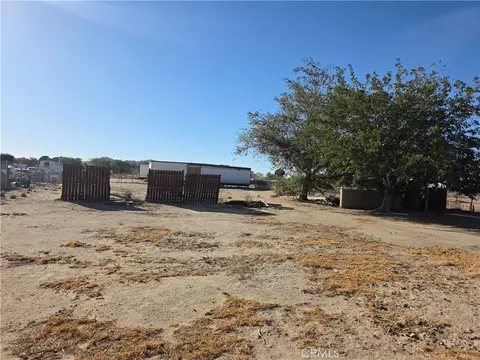 Exterior - 41331 156th E, Lancaster, CA 93535 photo 6 of 9