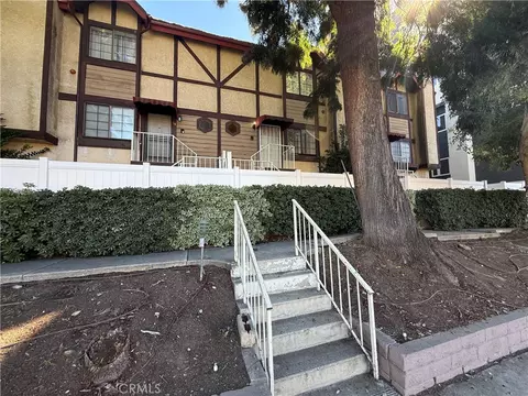 21930 Valerio St #15, Canoga Park, CA 91303