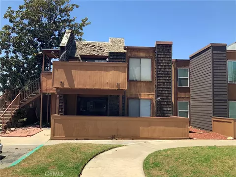 9020 Newport Ave #17, Fontana, CA 92335