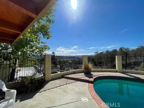 23054 La Granja, Valencia, CA 91354