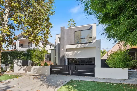 816 N Sycamore, Los Angeles, CA 90038