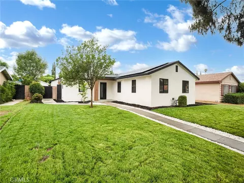 7055 Fallbrook Ave, West Hills, CA 91307