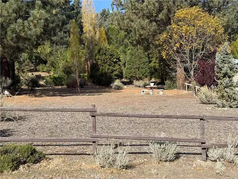 2401 Symonds Dr, Pine Mountain Club, CA 93222