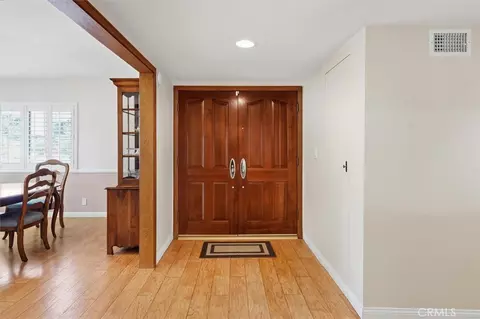Entry Way - 25085 Highspring, Newhall, CA 91321 photo 1 of 2