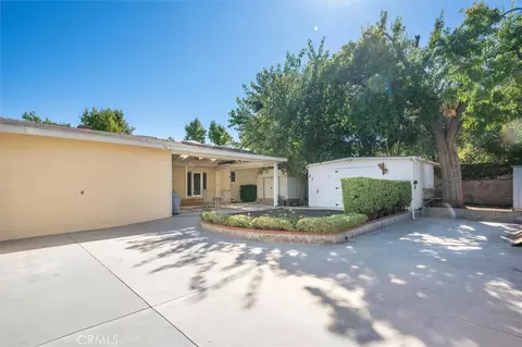 Exterior - 25085 Highspring, Newhall, CA 91321 photo 4 of 13