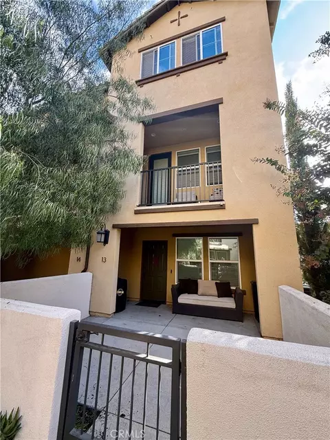 1570 W 1st St #13, Santa Ana, CA 92703