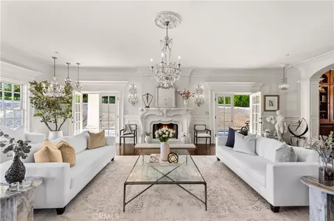 Living - 85 Crestview, Camarillo, CA 93010 photo 2 of 5