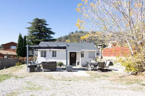 4200 Maple Trl, Frazier Park, CA 93225