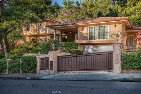 16677 Calneva Dr, Encino, CA 91436