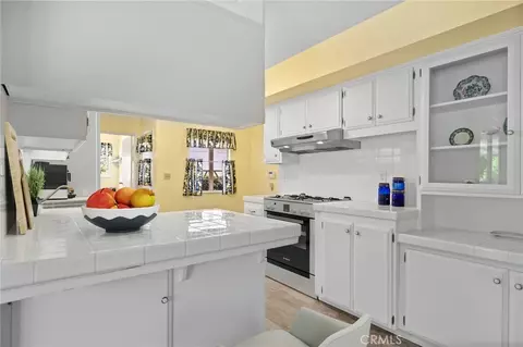 900 Cherry Hills Dr, Bakersfield, CA 93309