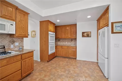Kitchen - 29499 Hwy 33, Maricopa, CA 93252 photo 6 of 12