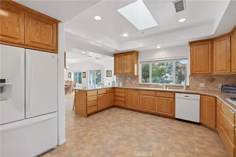 Kitchen - 29499 Hwy 33, Maricopa, CA 93252 photo 5 of 12