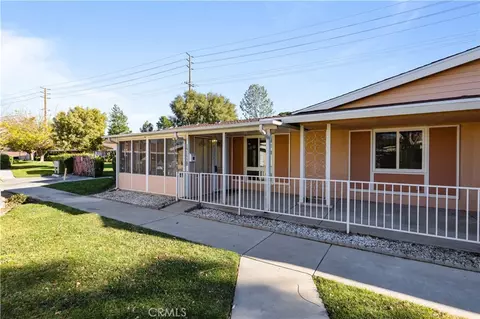 19152 Avenue Of The Oaks #B, Newhall, CA 91321