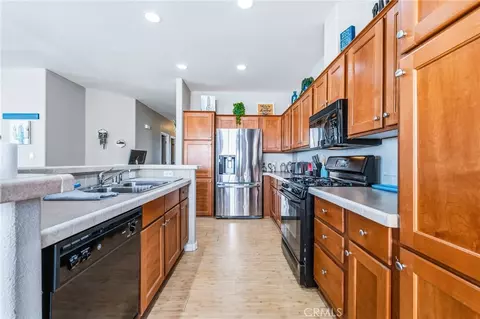 Kitchen - 1181 Marina, Needles, CA 92363 photo 3 of 4
