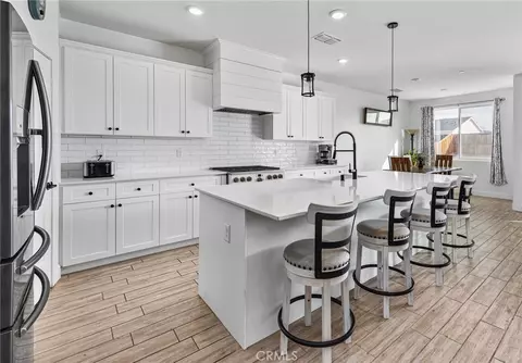 3110 Plaza Pnes, Shafter, CA 93263