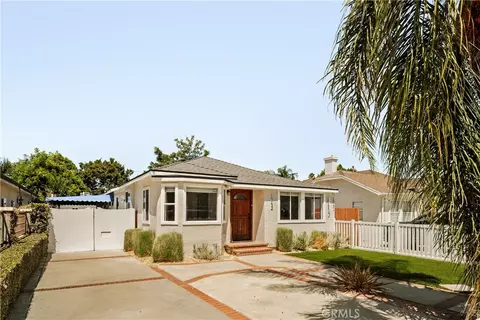 15231 Camarillo St, Sherman Oaks, CA 91403