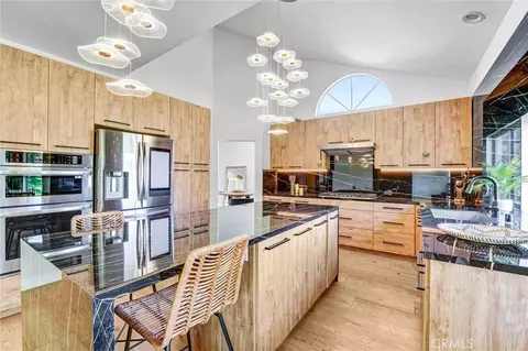 22411 Holly Ct, Santa Clarita, CA 91390